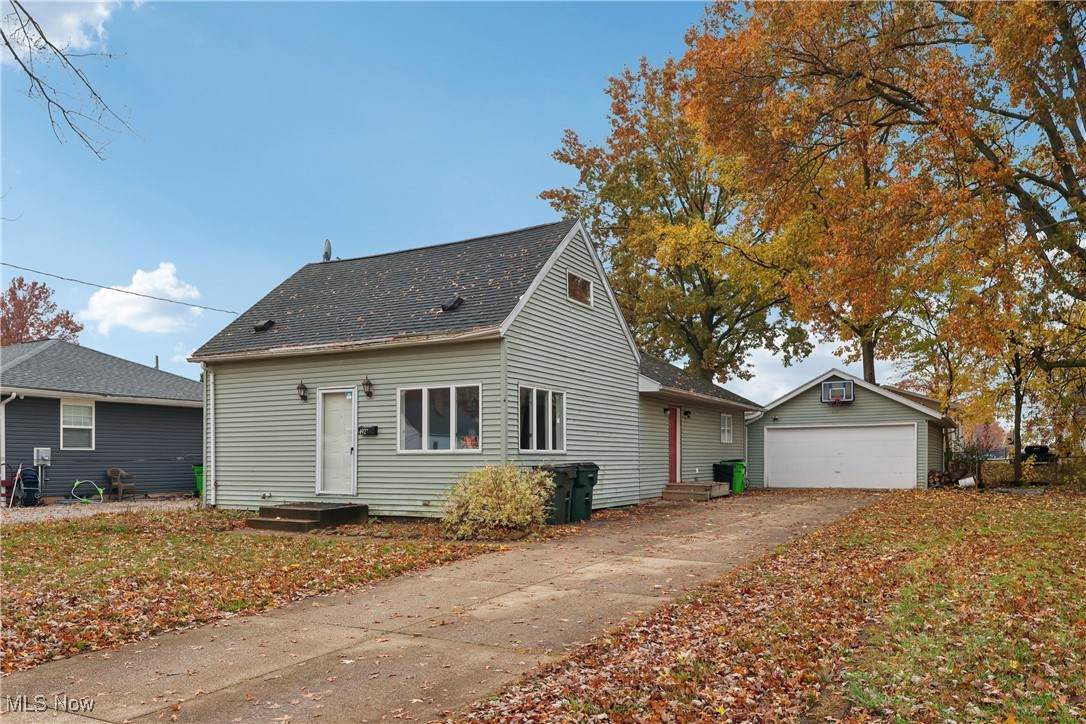 492 Hopocan Avenue - Photo 1