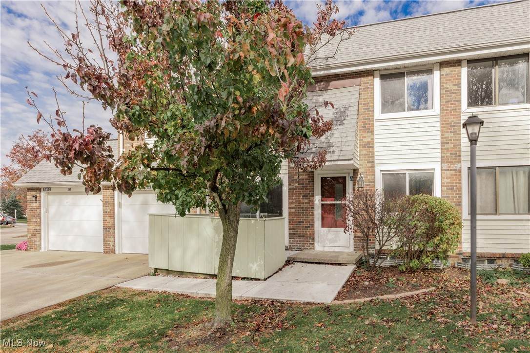 5551 Ivy Court - Photo 1