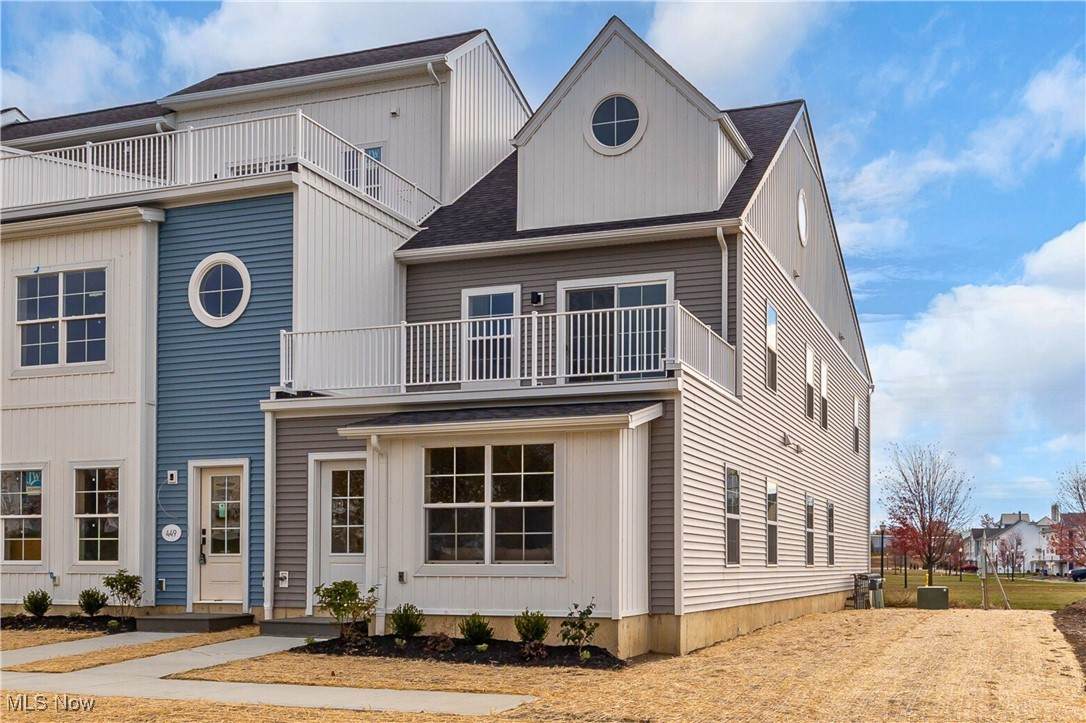 445 Harbor Lane - Photo 1