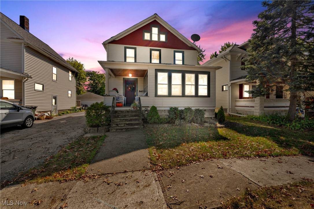 347 Kenyon Avenue - Photo 1