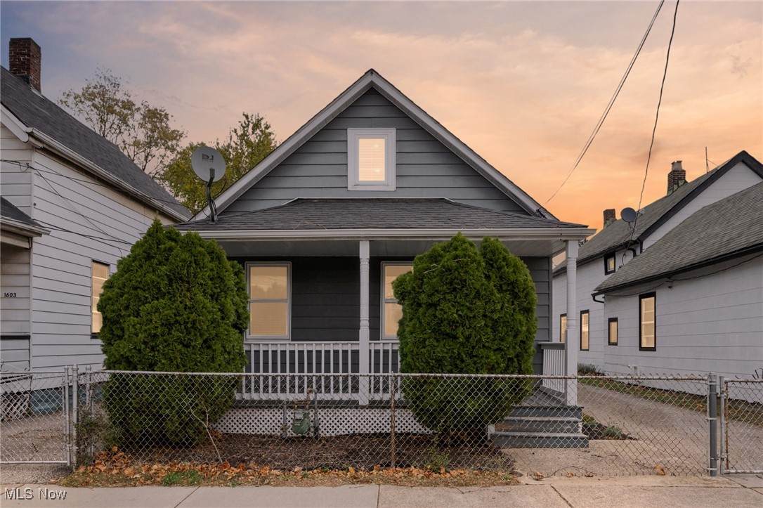 1607 34th Street - Photo 1