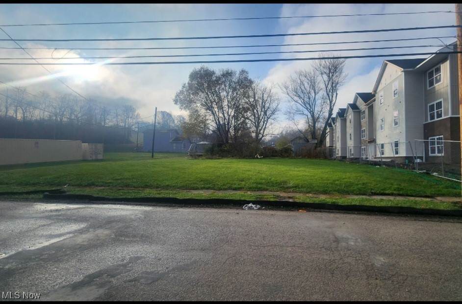 822 Muskingum Avenue - Photo 1