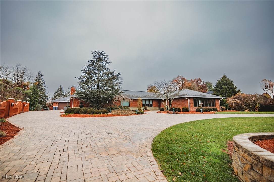 20 Meadowcrest Drive - Photo 1