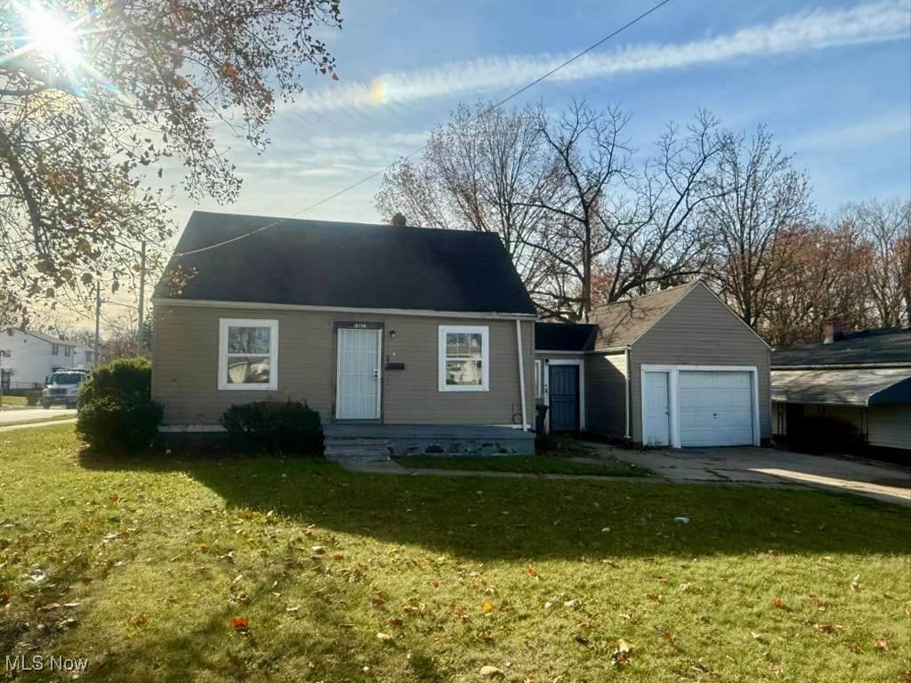 17208 Lipton Avenue - Photo 1