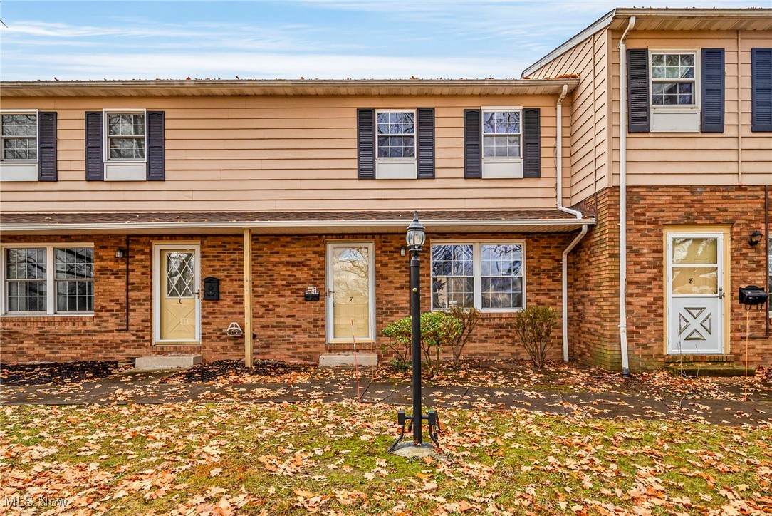 8300 Deepwood Boulevard - Photo 1