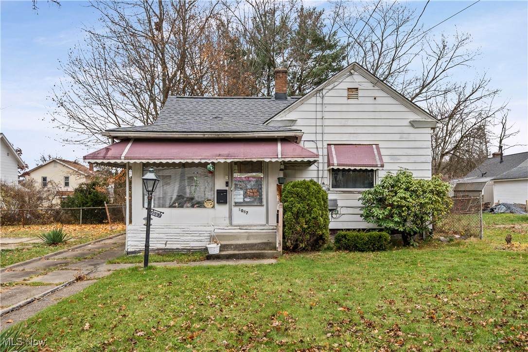 1067 Mercer Avenue - Photo 1