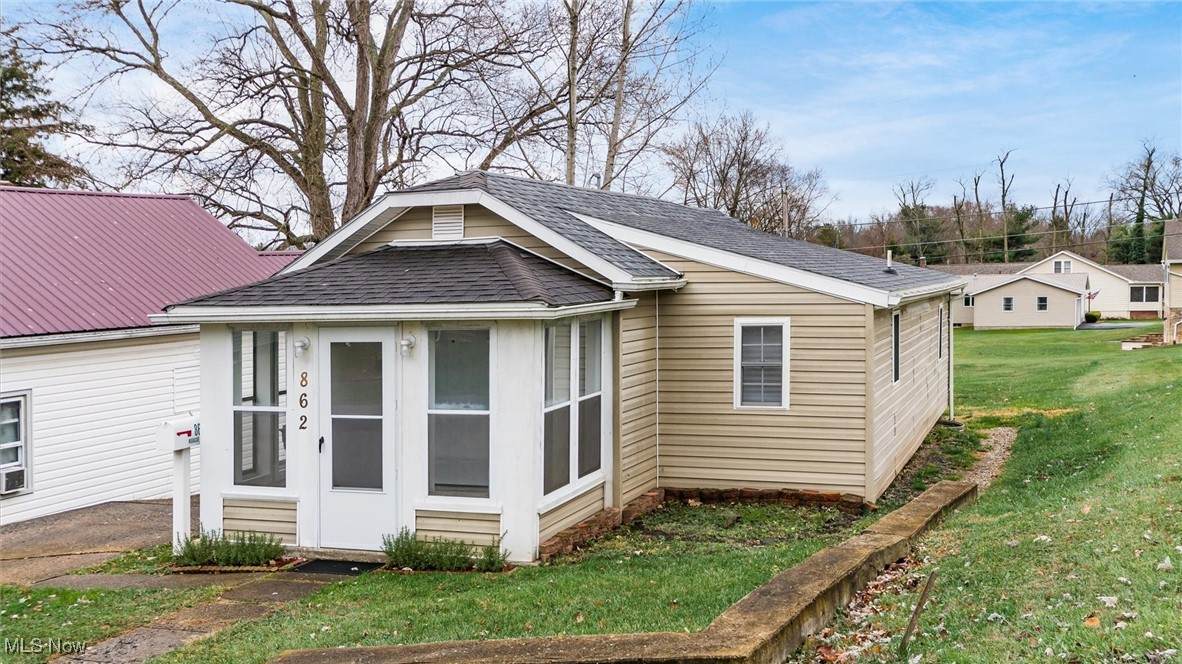 862 Wabash Avenue - Photo 1