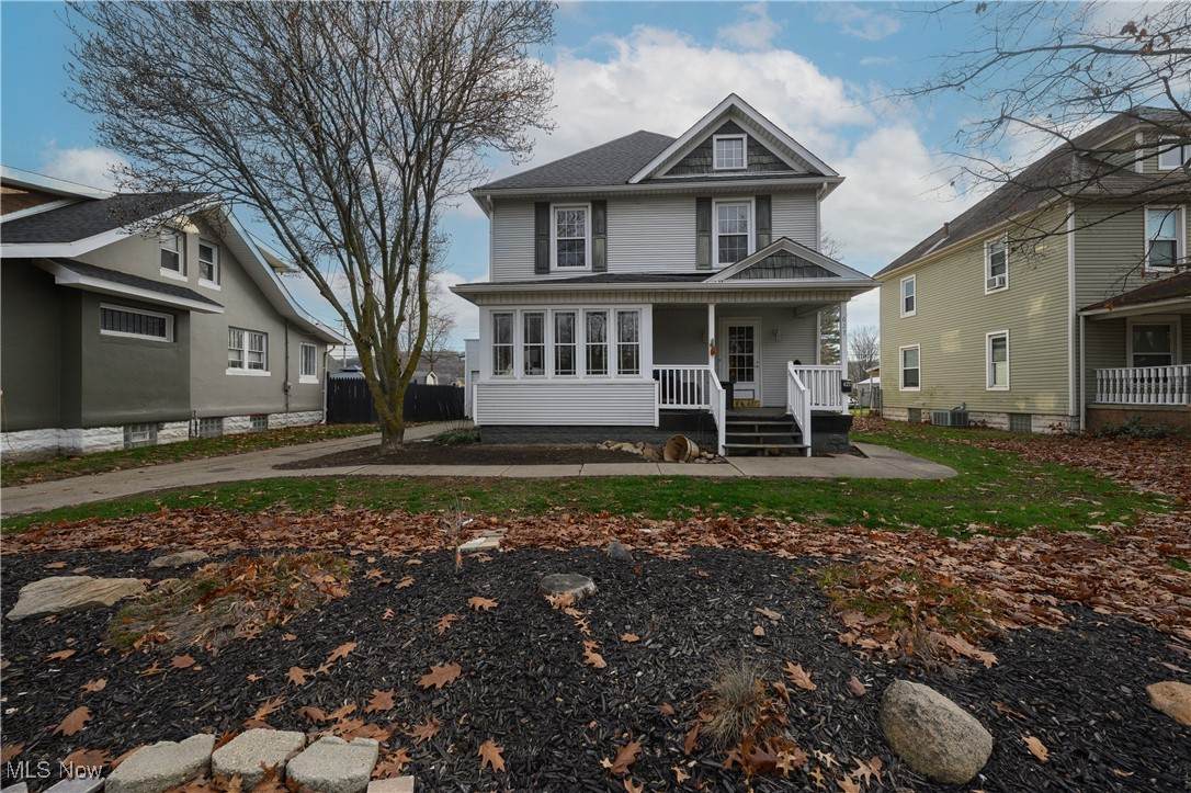 627 Wooster Avenue - Photo 1