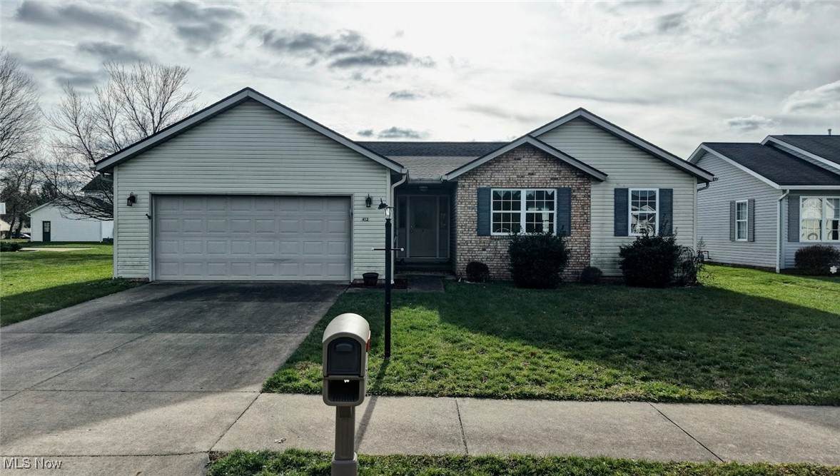 412 Taylor Drive - Photo 1