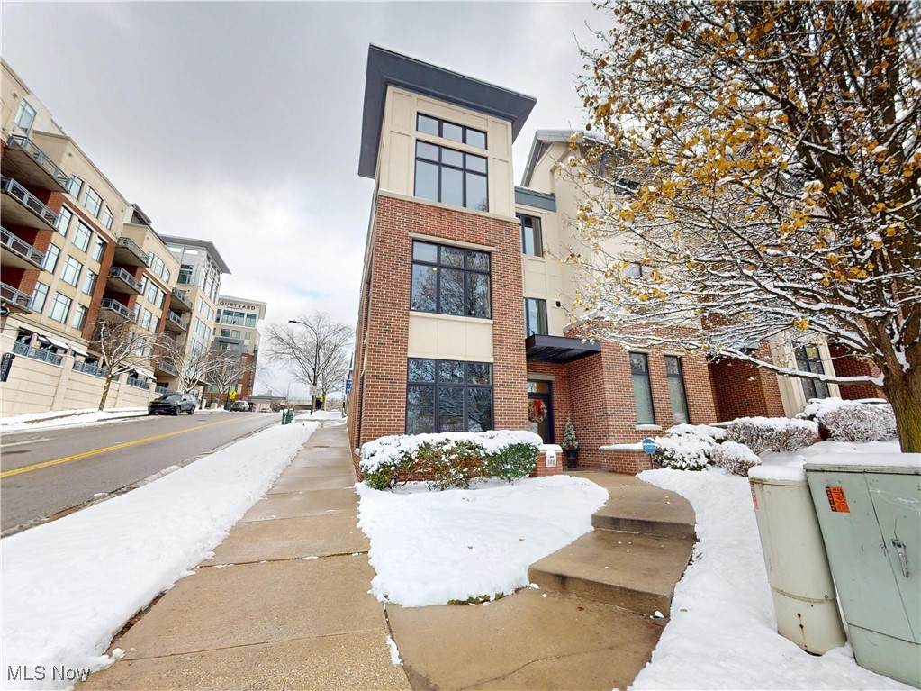 121 Howard Street - Photo 1