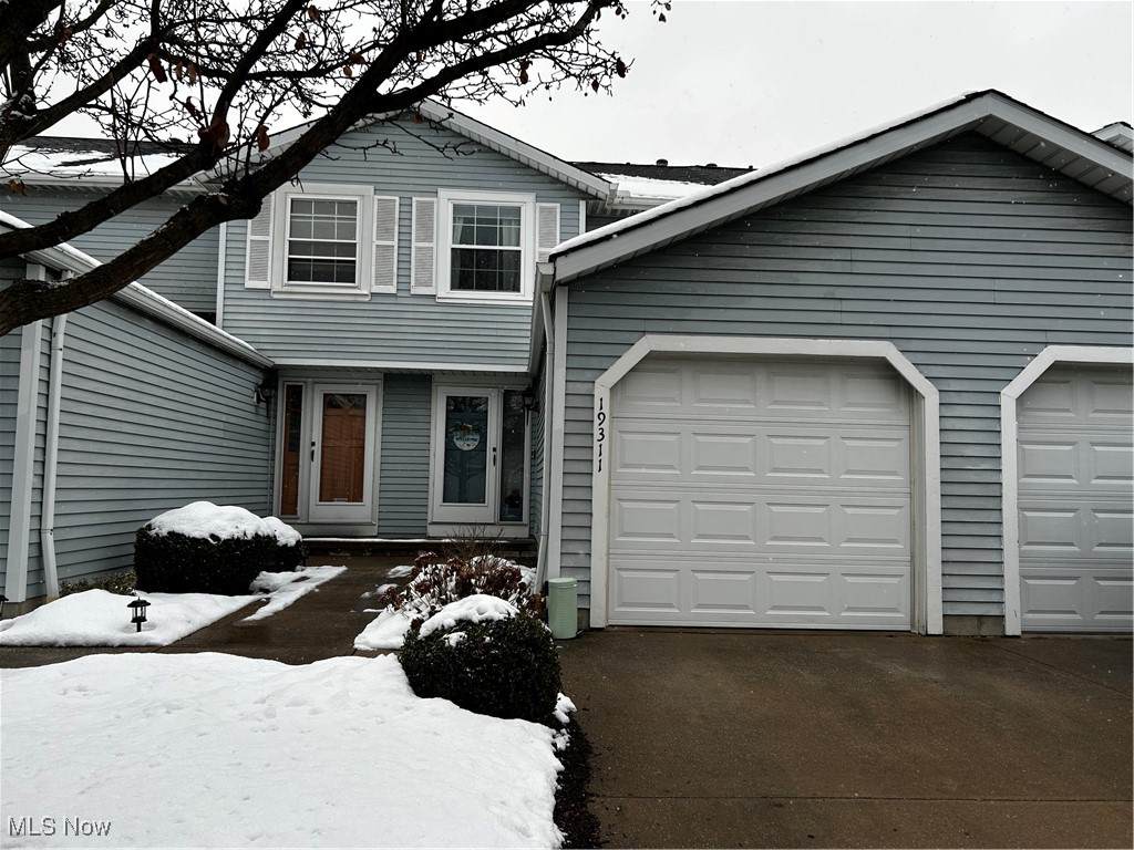 19311 Puritas Avenue - Photo 1