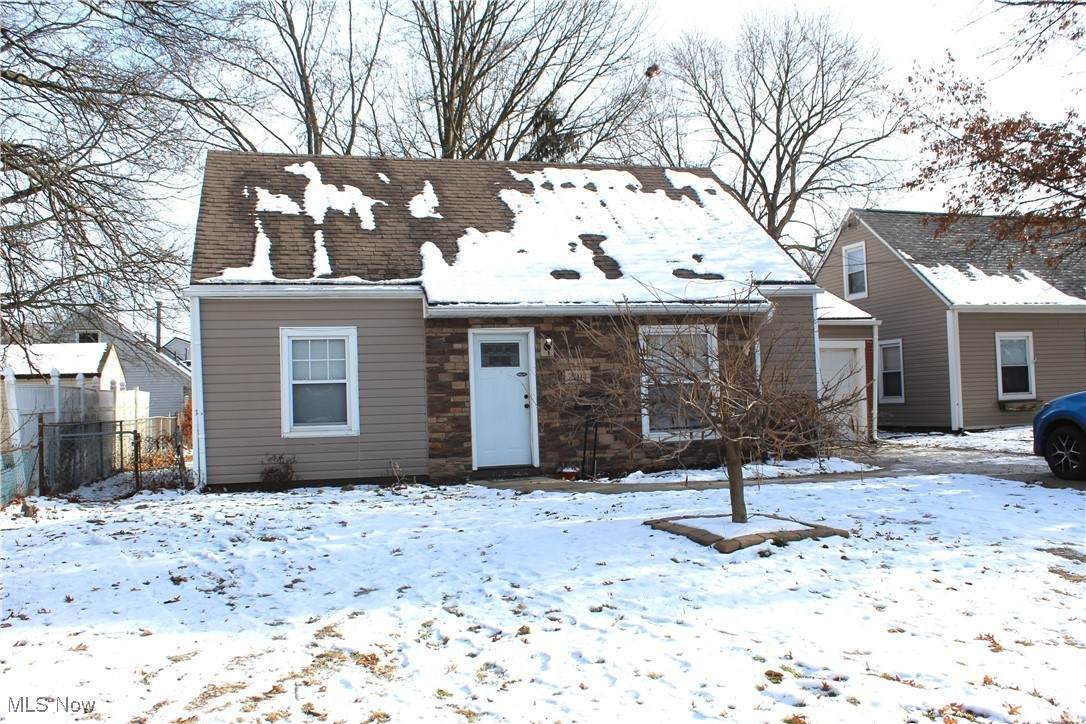 2911 Oakwood Drive - Photo 1