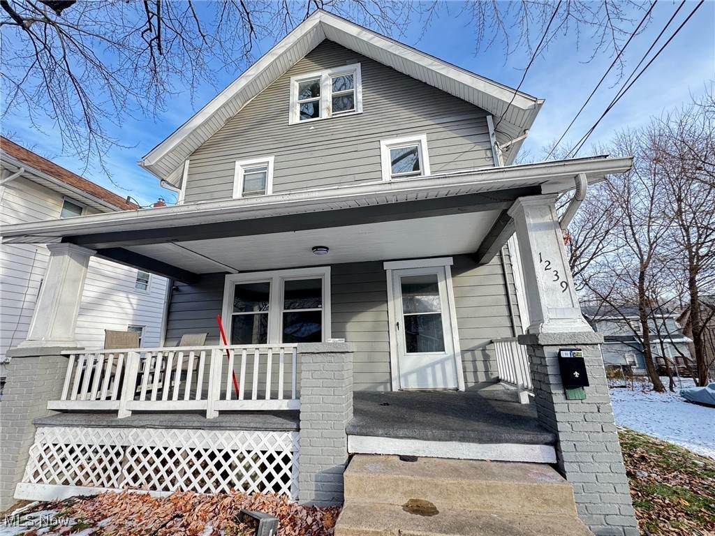 1239 Pondview Avenue - Photo 1