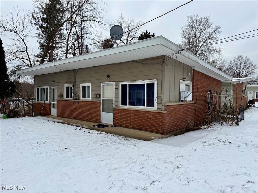 2362-2364 Newton Street - Photo 1