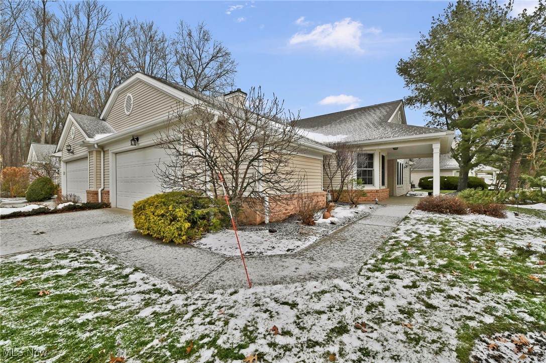 12 Community Drive - Photo 1