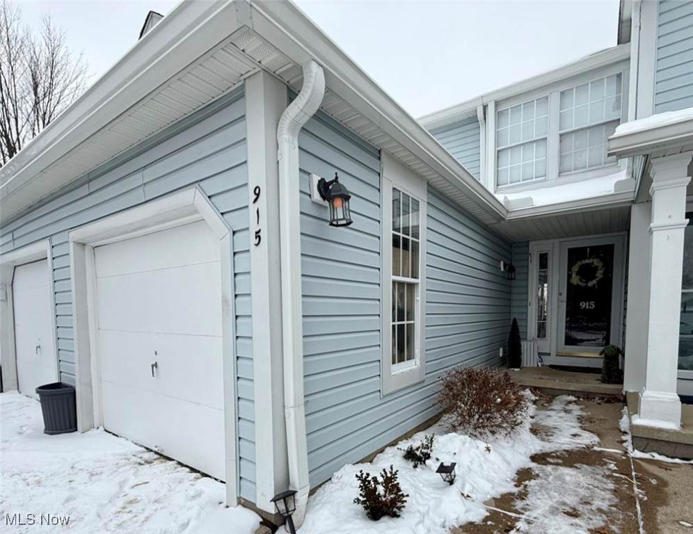 915 Sturbridge Drive - Photo 1