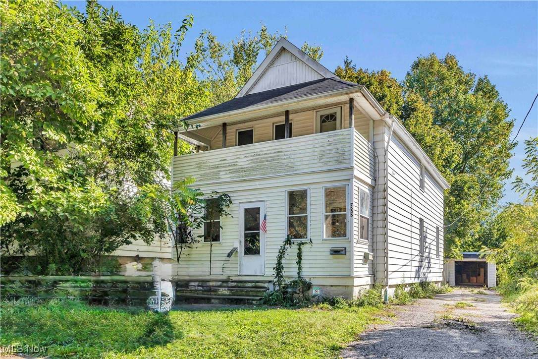 7606 Vineyard Avenue - Photo 1