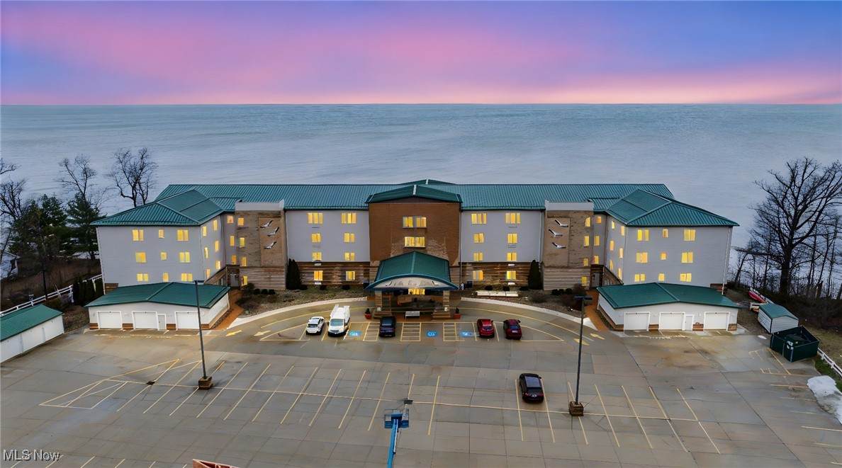 4699 Lake Rd E - Photo 1