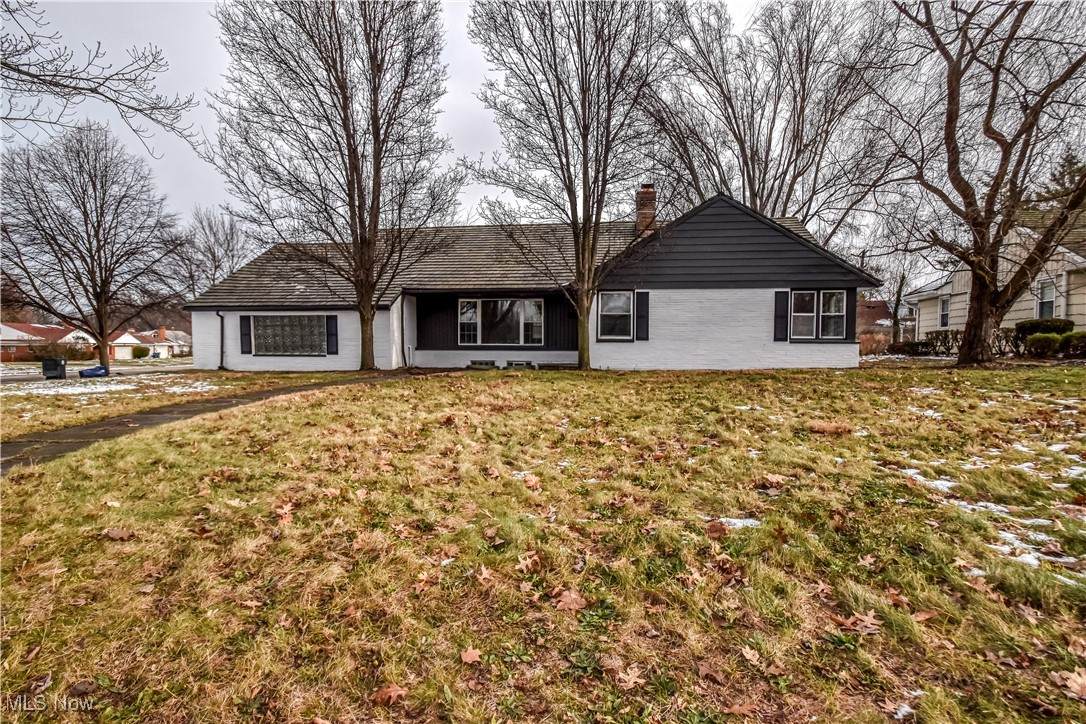 1099 Mount Vernon Boulevard - Photo 1