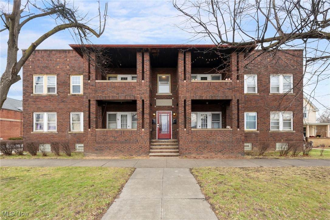 4764 Pearl Road - Photo 1