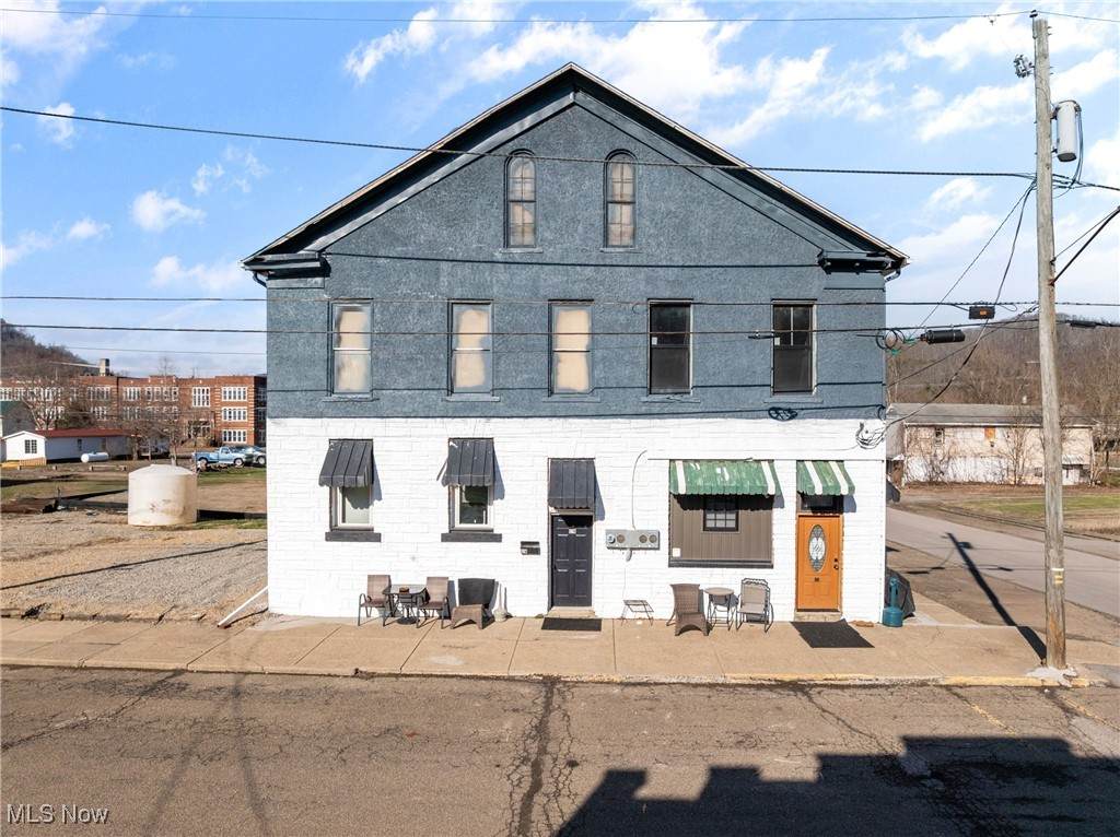 121 1st Street - Photo 1