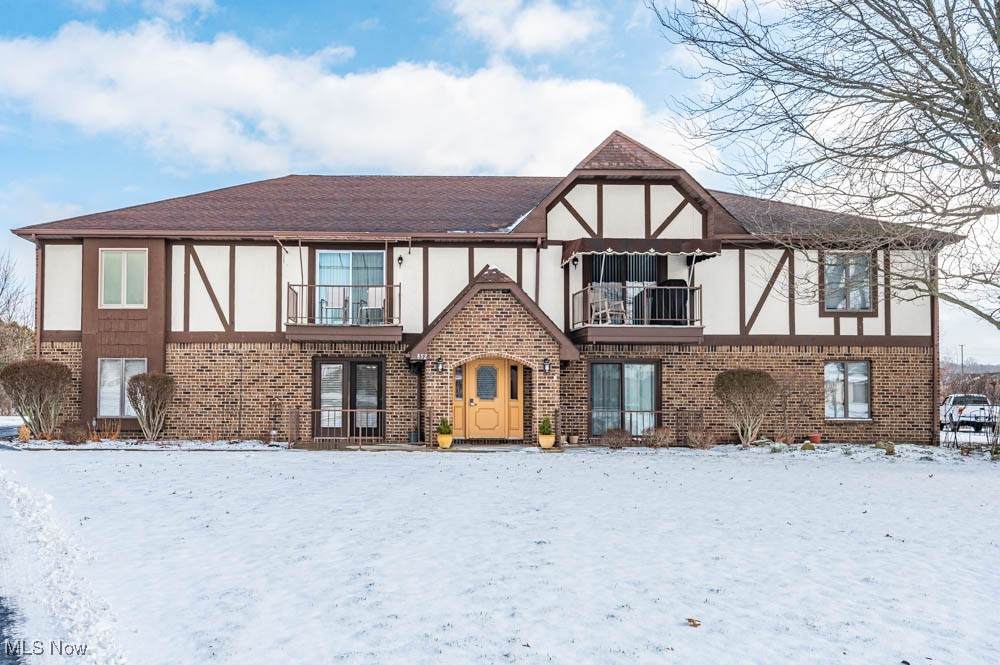 852 Pearson Circle - Photo 1