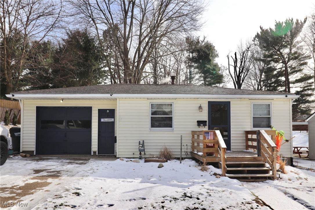 132 Sunset Drive - Photo 1