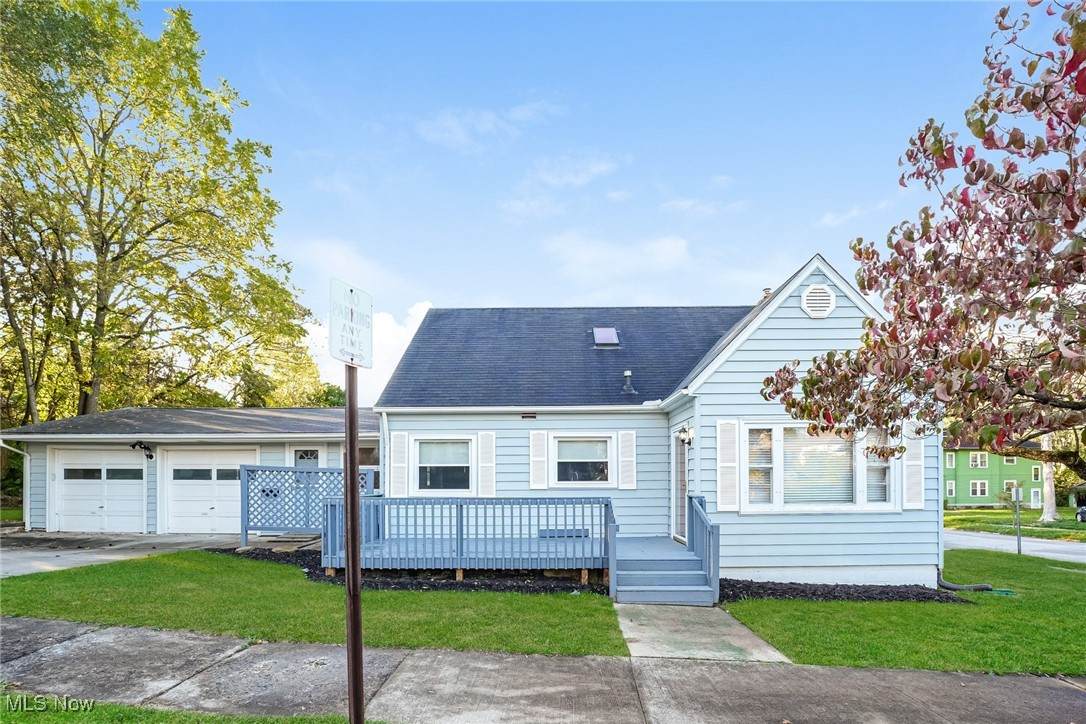 962 Iona Avenue - Photo 1