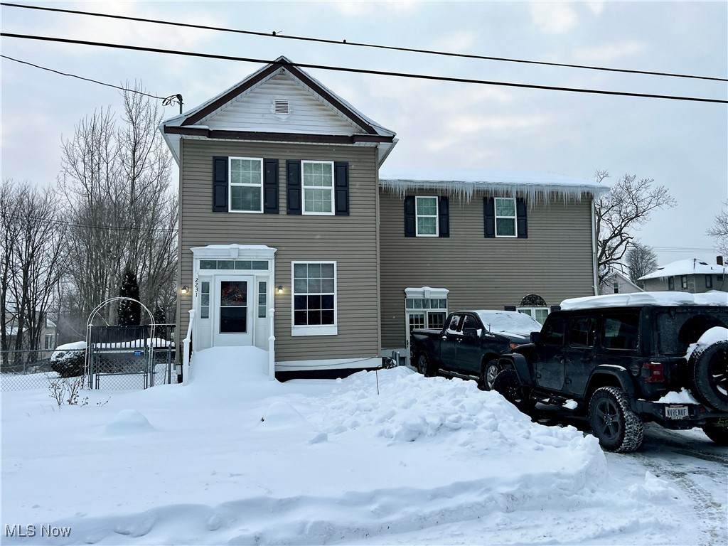 2231 Sherwood Avenue - Photo 1