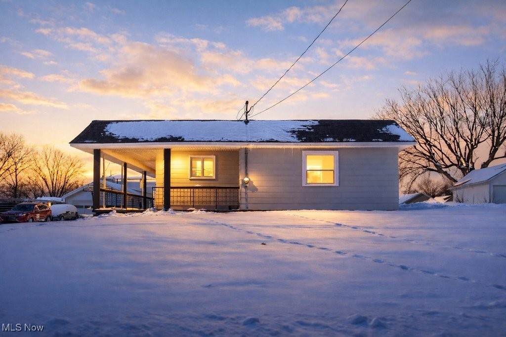 319 26th Street - Photo 1