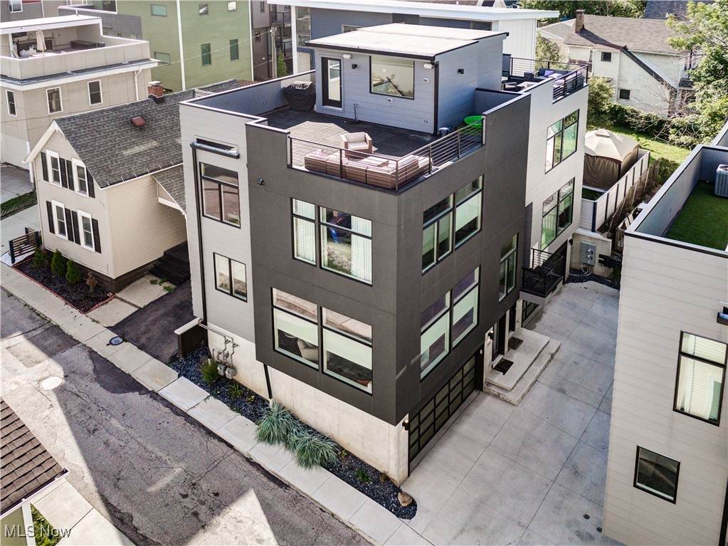 706 University Court - Photo 1