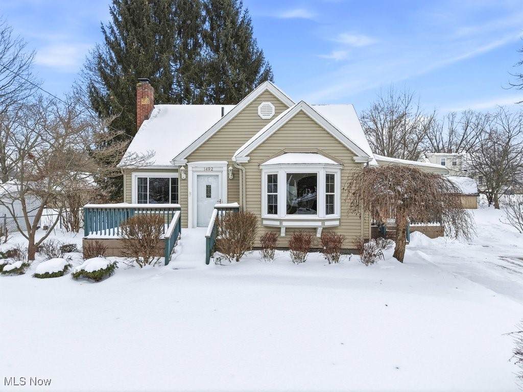 1492 Onondago Avenue - Photo 1