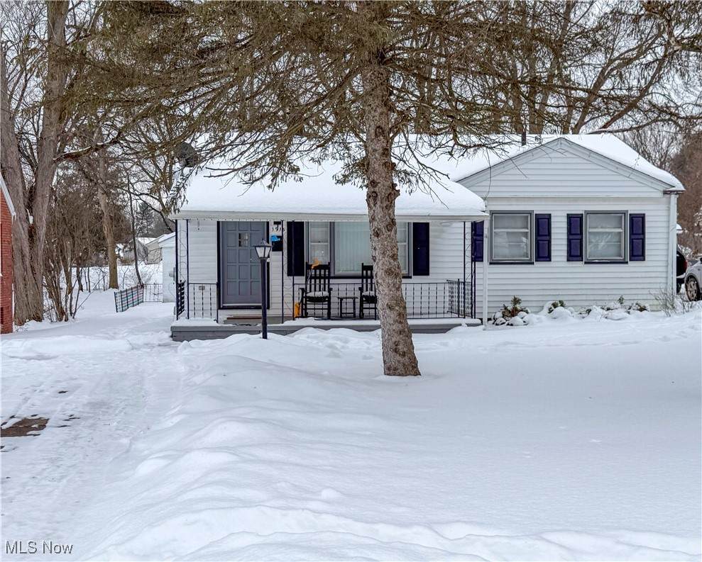 1915 Highlawn Avenue - Photo 1