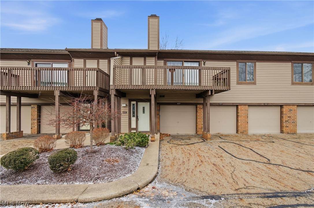 4557 Saint James Circle - Photo 1