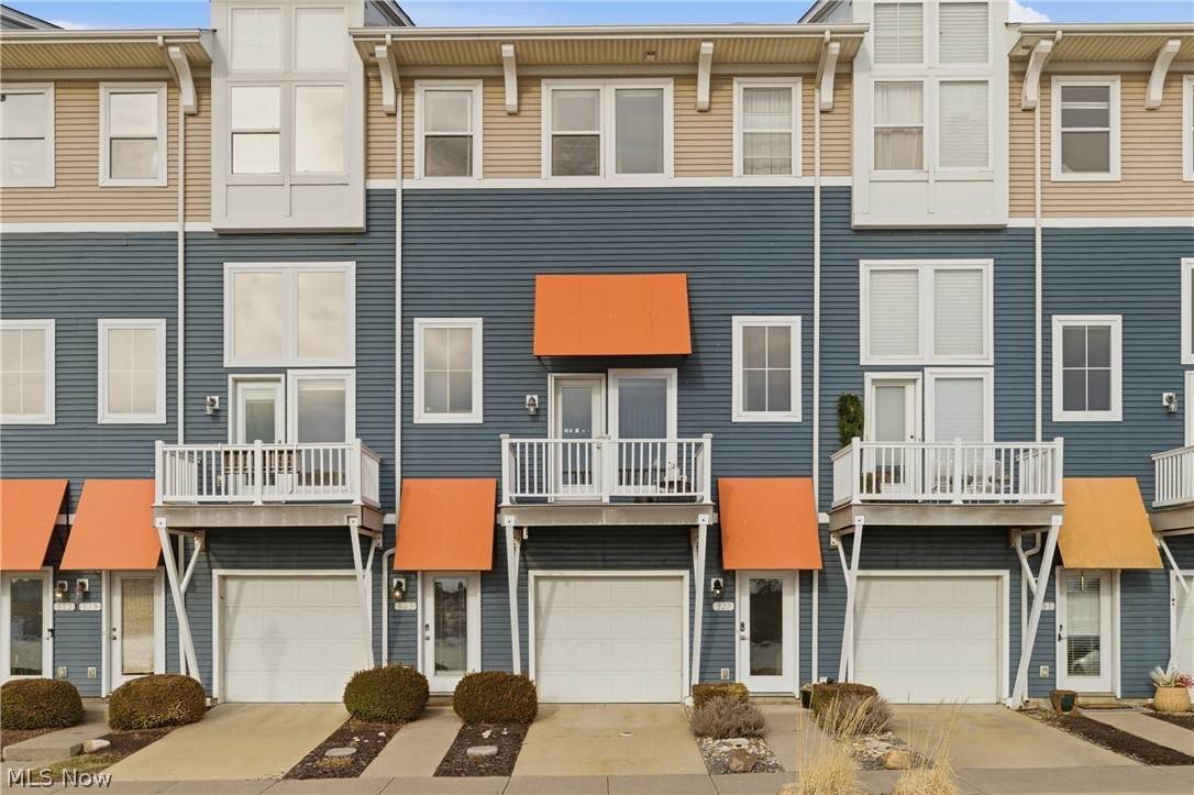 323 Arizona Avenue - Photo 1