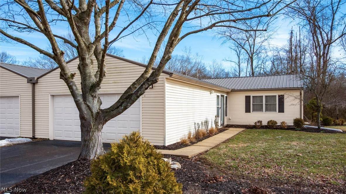 1085 Concord  Place - Photo 1