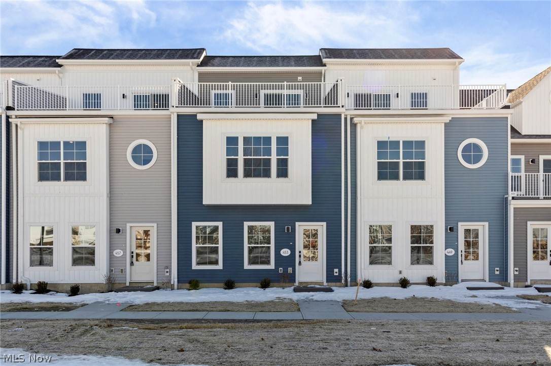 453 Harbor Lane - Photo 1