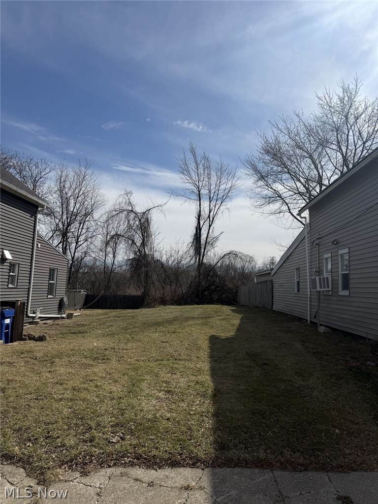 2825 York Avenue - Photo 1