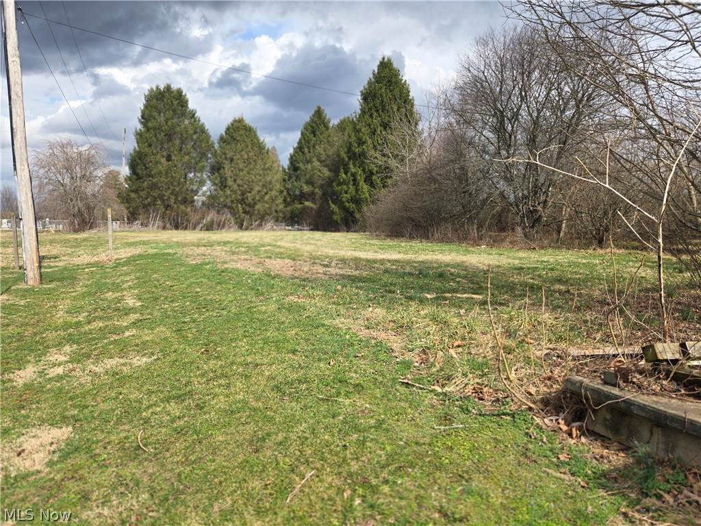 107 Cemetery Street - Photo 1