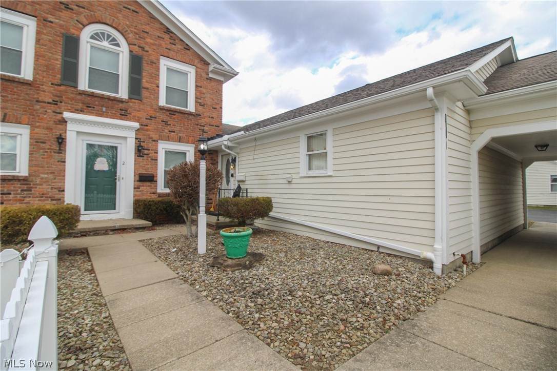 810 Kentwood Drive - Photo 1