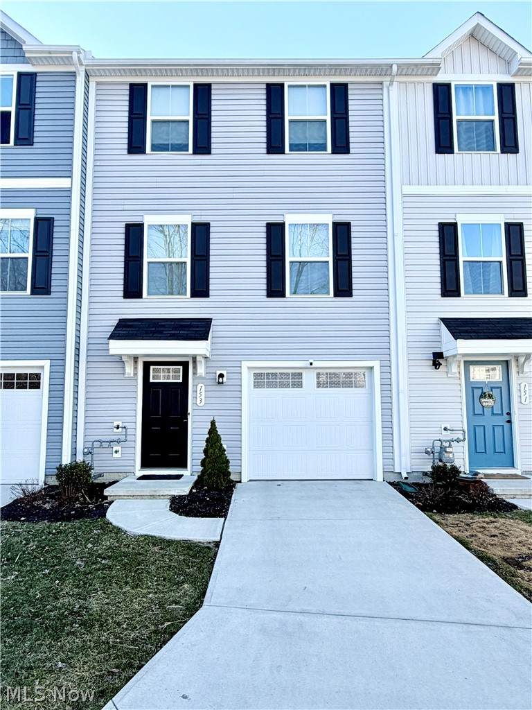 153 Raintree Lane - Photo 1