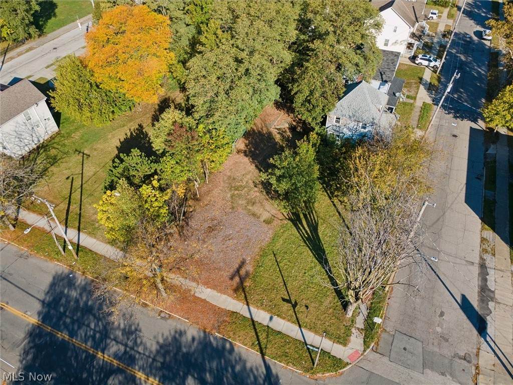 9215 Wade Park Avenue - Photo 1