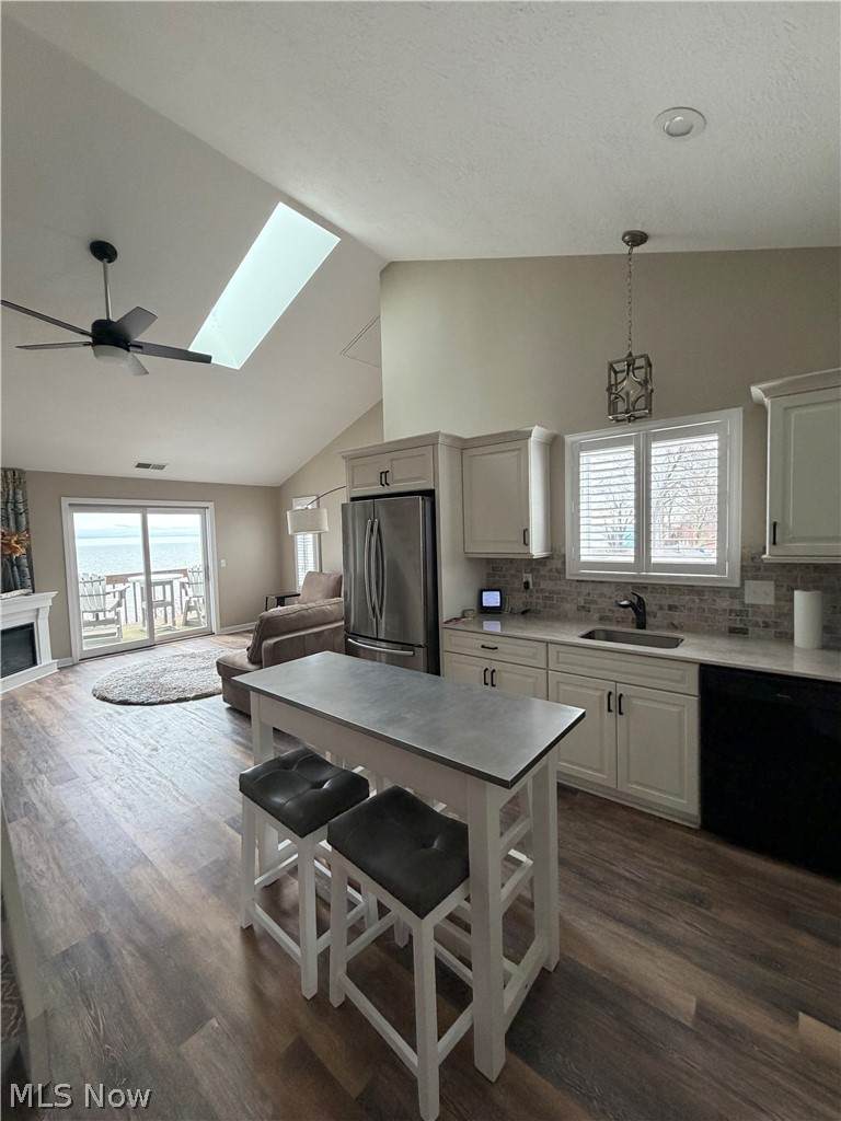 https://bt-photos.global.ssl.fastly.net/normls/orig_boomver_1_5192782-2.jpg