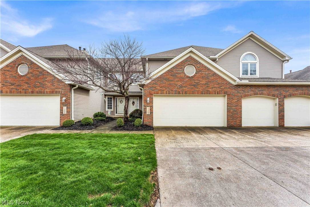 120 Ambleside Way - Photo 1