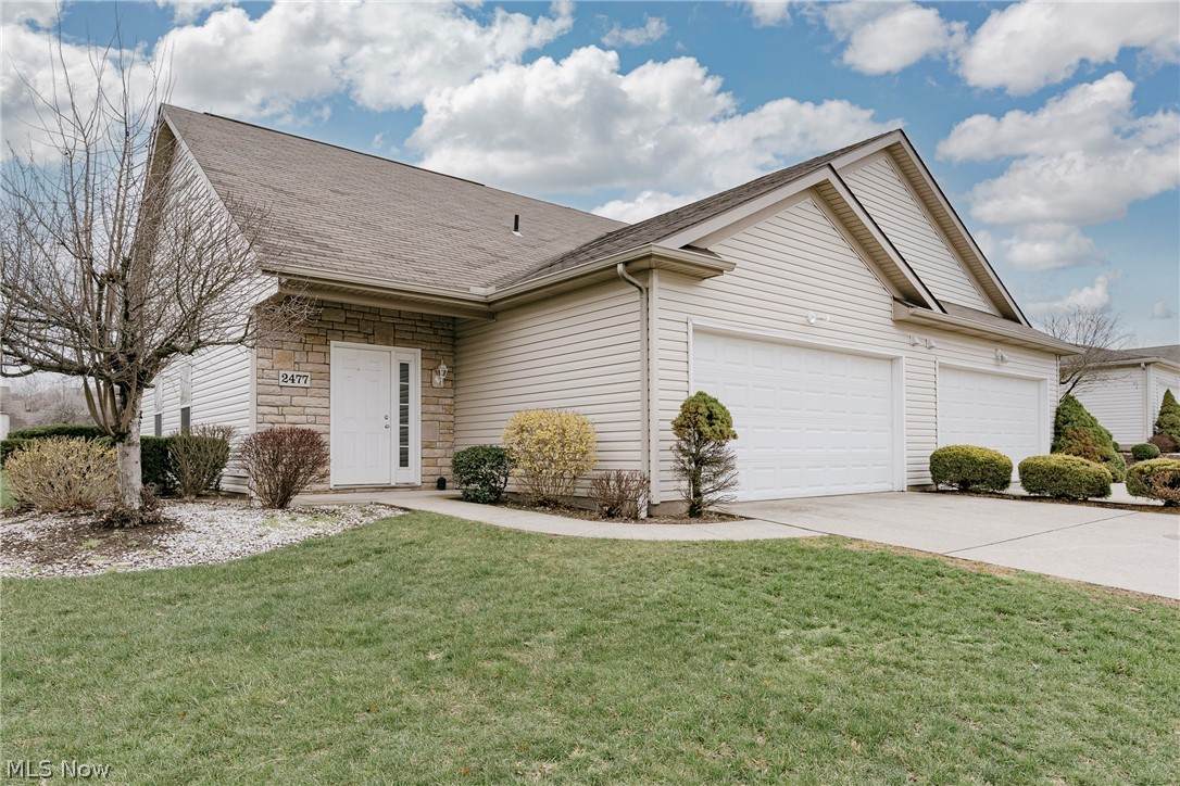 2477 Waterford Pointe Drive - Photo 1