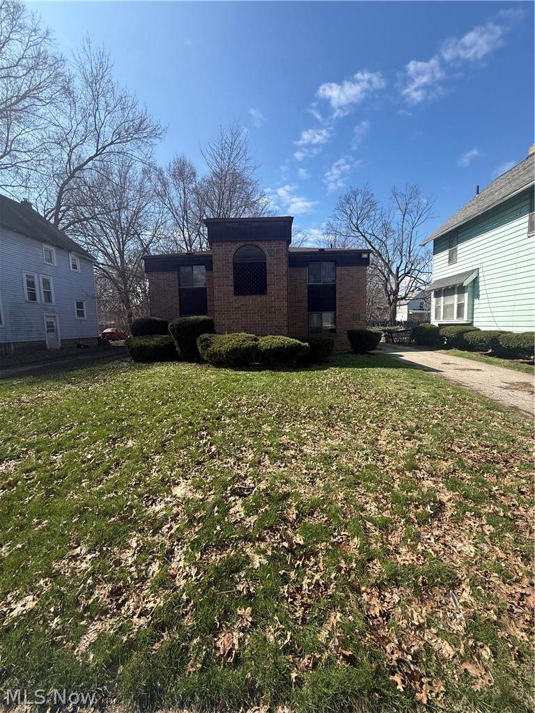 658 Sumner Street - Photo 1