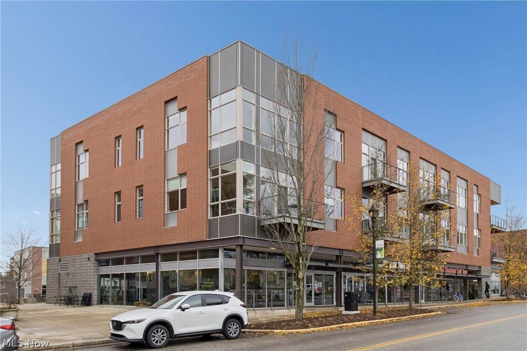 55 College Street - Photo 1