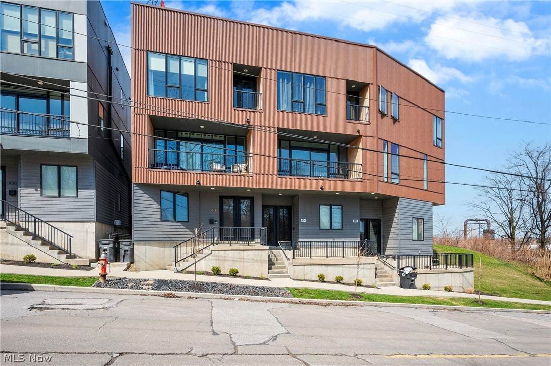 402 Jefferson Avenue - Photo 1