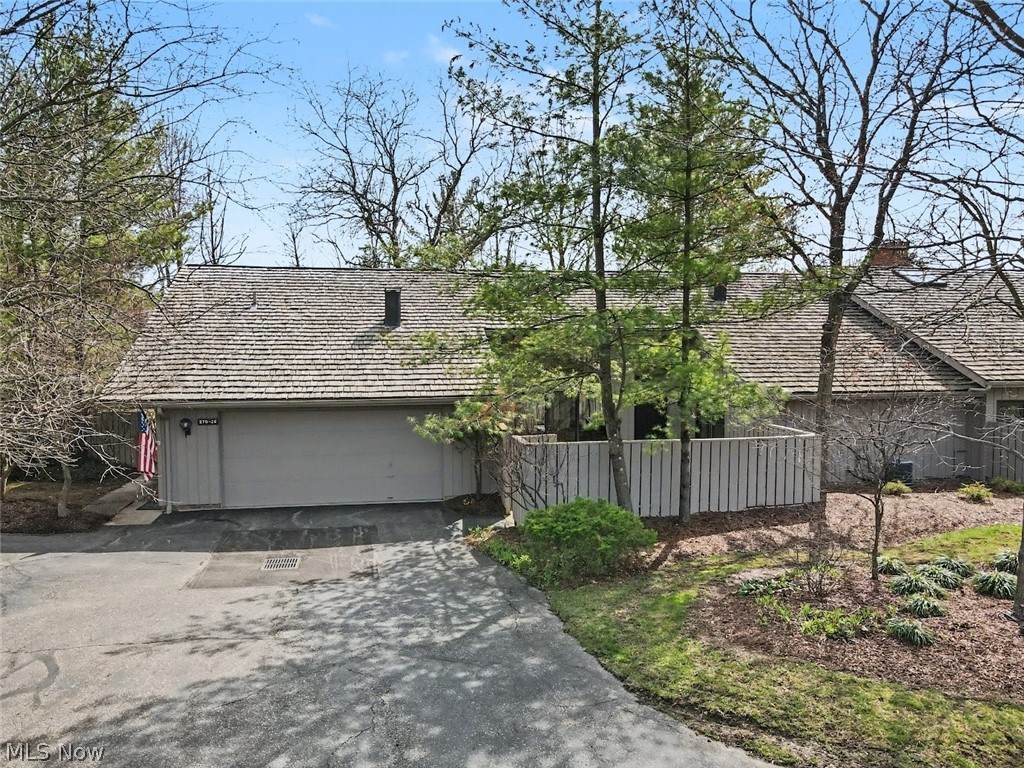 270-26 Hawthorne Drive - Photo 1