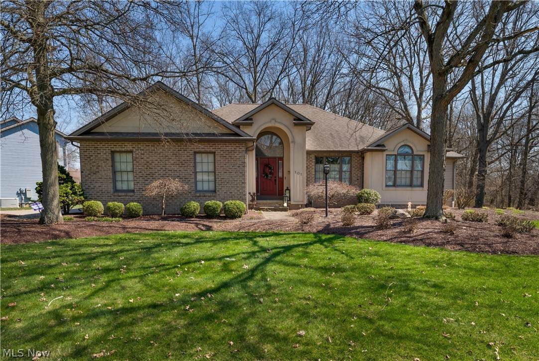 101 Pin Oak Place - Photo 1